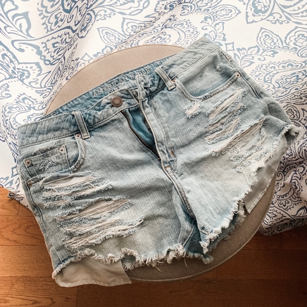 RARELY-WORN American Eagle Ripped Jean Shorts